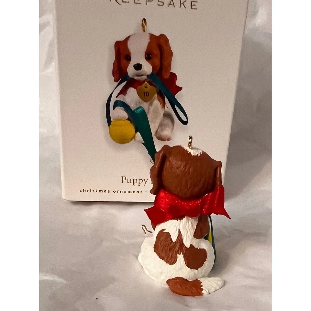 Hallmark Keepsake 2010 Puppy Love Christmas Ornament‎ is #20 in the series NEW